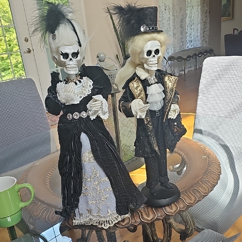 Skeleton Couple Decorative  Set 2  - Black and Gold  19"h